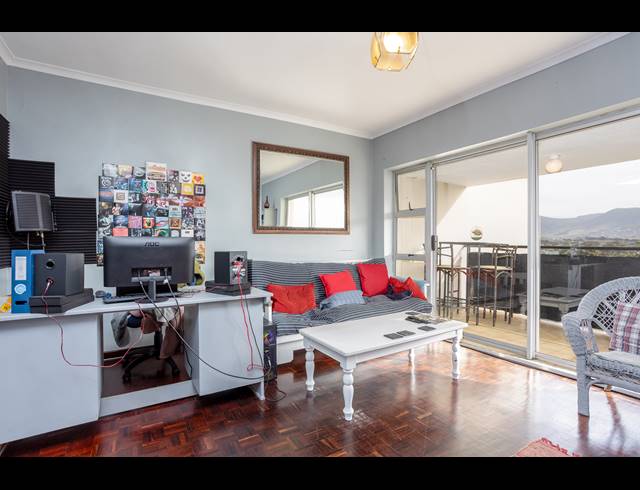 2 BEDROOM APARTMENT FOR SALE IN WYNBERG UPPER